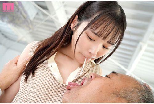 MIDV-834 A Full Course Of French Kissing Between A Drooling, Sensitive Beautiful Girl And A Thick Old Man Chihiro Miyazaki Screenshot