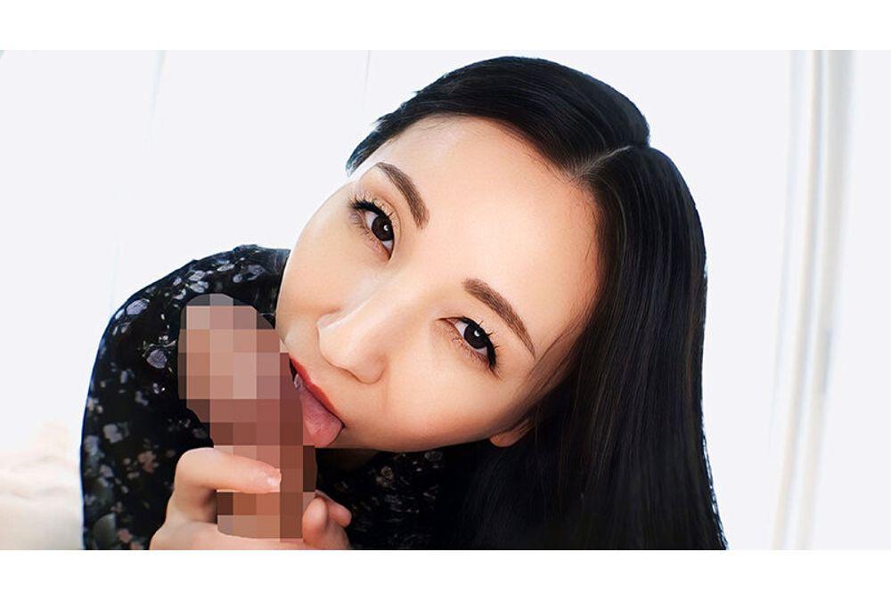 HEZ-886 Mature Women Oral Sex Collection: Massive Ejaculations Of Semen Into The Mouth!! 20 Consecutive Shameful Blowjobs!! Vol. 2 Screenshot 1