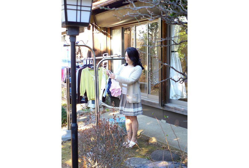 TMRD-1242 Mature Woman: A Secret Afternoon Of Lewdness. A Man With A Lustful Heart Goes Crazy With His Brother's Wife After His Divorce! An Old Woman Is Taken By A Man In The Neighborhood Who Is A Friend Of Her Husband. Screenshot 1