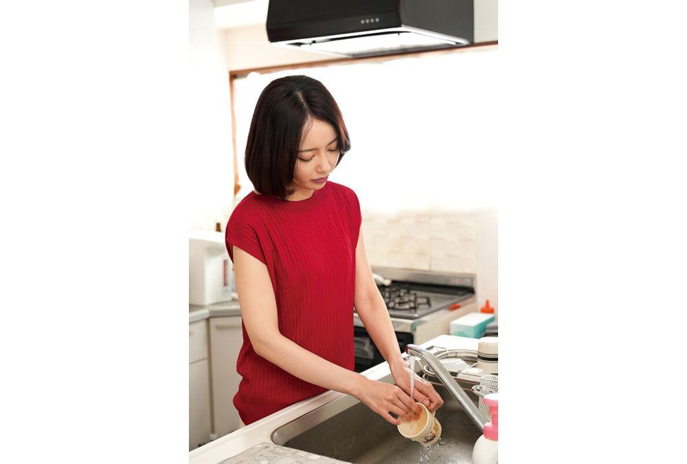 KSBJ-410 My Son's Wife, Kanna Misaki, Resembles My Late Wife Screenshot 1