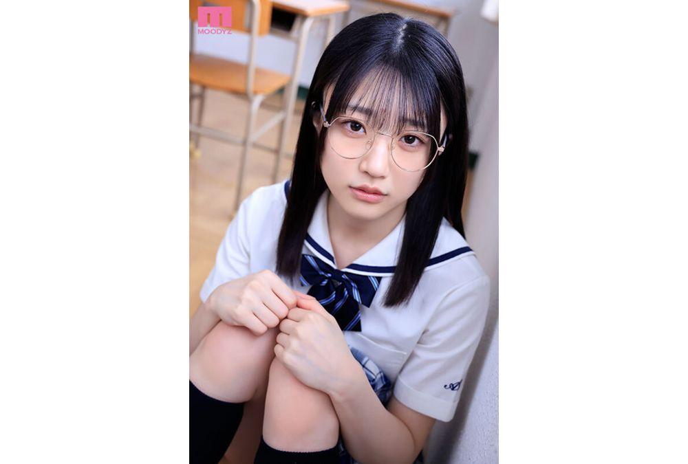 MIDA-684 The Always-lonely, Plain Literary Girl Is Our Convenient Semen Shower Masturbation Pet, Kira Hoshi. Screenshot 2
