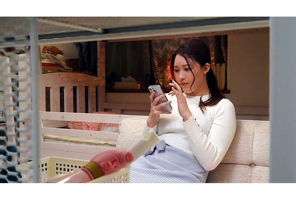 PYM-532 Peeping Into The Women's Dormitory Of A Famous Private University: A Masturbation Record Of A Girl Trembling And Cumming Over And Over Again Screenshot 2
