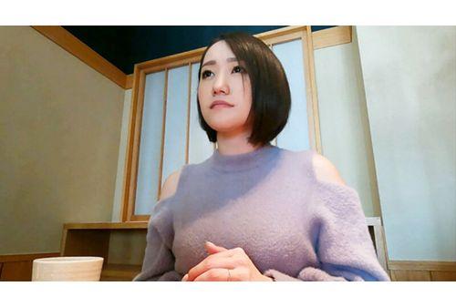 MYBA-061 Married Woman's Petal Flipping Hono Wakamiya Screenshot 1