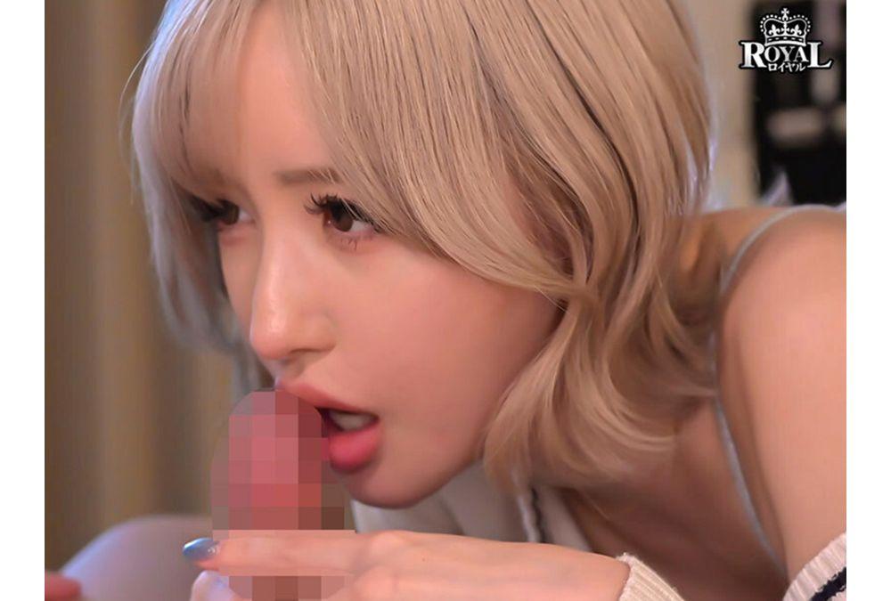 ROYD-267 A Brother And Sister Are Seduced By The Temptations Of Their Slender, Big-breasted Stepsister And Fall Into Pleasure. Screenshot 2