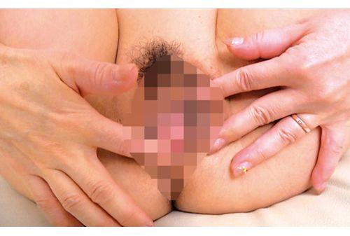 ERDM-030 Frustrated Mother's Intense Chestnut Masturbation! 4 Hours Of Finger Masturbation That Makes A Mature Body Convulsions Screenshot