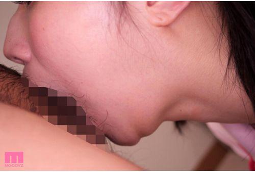 MIDV-239 Licking Jerking Slut Nurse Whole Body Lip Cleaning Makes Ji ○ Po Bug And Fires Continuously Nozomi Ishihara Screenshot