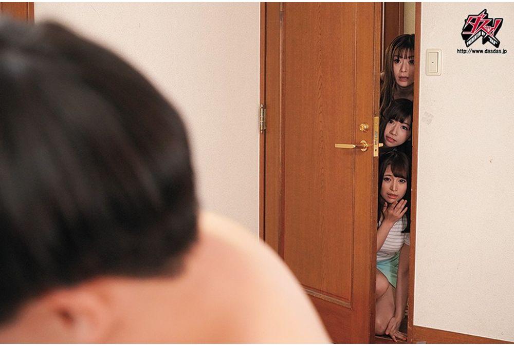 DASD-589 My Son Has An Erection That Doesn't Fit No Matter How Many Times She Ejaculates To A Mom Friend Of A Former Monster. Screenshot 2