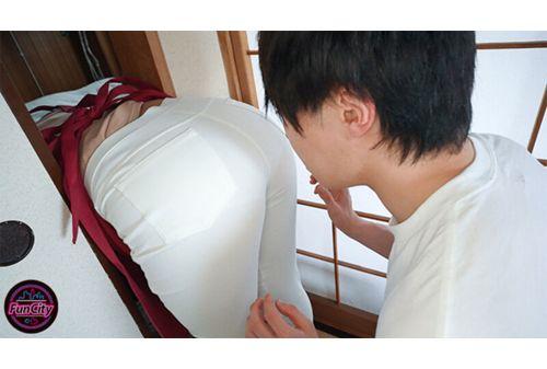 FJIN-047 A Part-time Housekeeper On All Fours Unconsciously Teases With Her Big Ass. When You Immediately Insert It Into Her Lewd, Masochistic Ass, She Can't Stop Squirting... Mizukawa Jun Screenshot