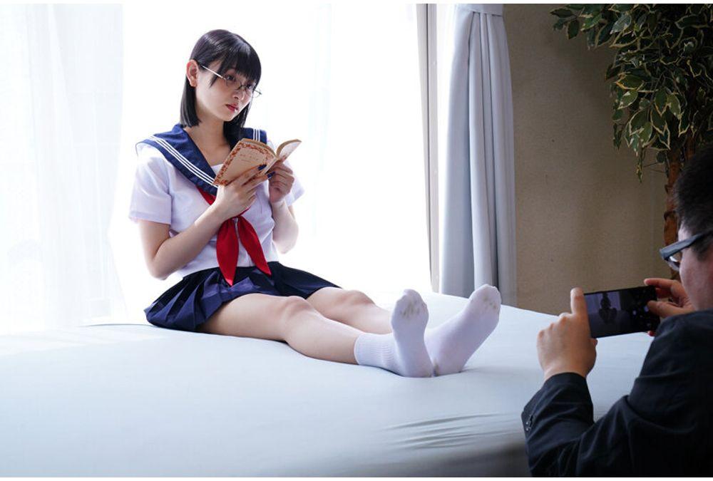 NEO-841 I Want To Lick The Soles Of A Beautiful Woman's Feet Until They're Soft! Screenshot 1