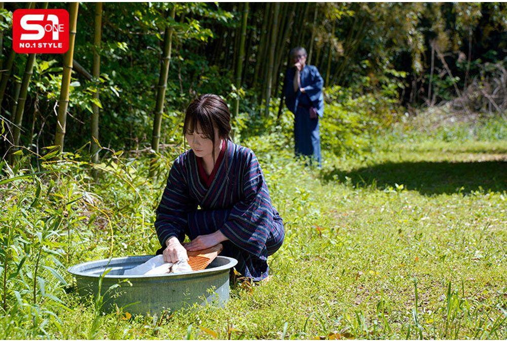 SONE-920 The Cute Village Girl Is The Plaything Of All The Men. Screenshot 2