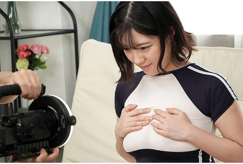 NACT-088 Big-breasted Gravure Idol Mikan Kosuzu Who Was Set Up To Pillow Sales Screenshot 3