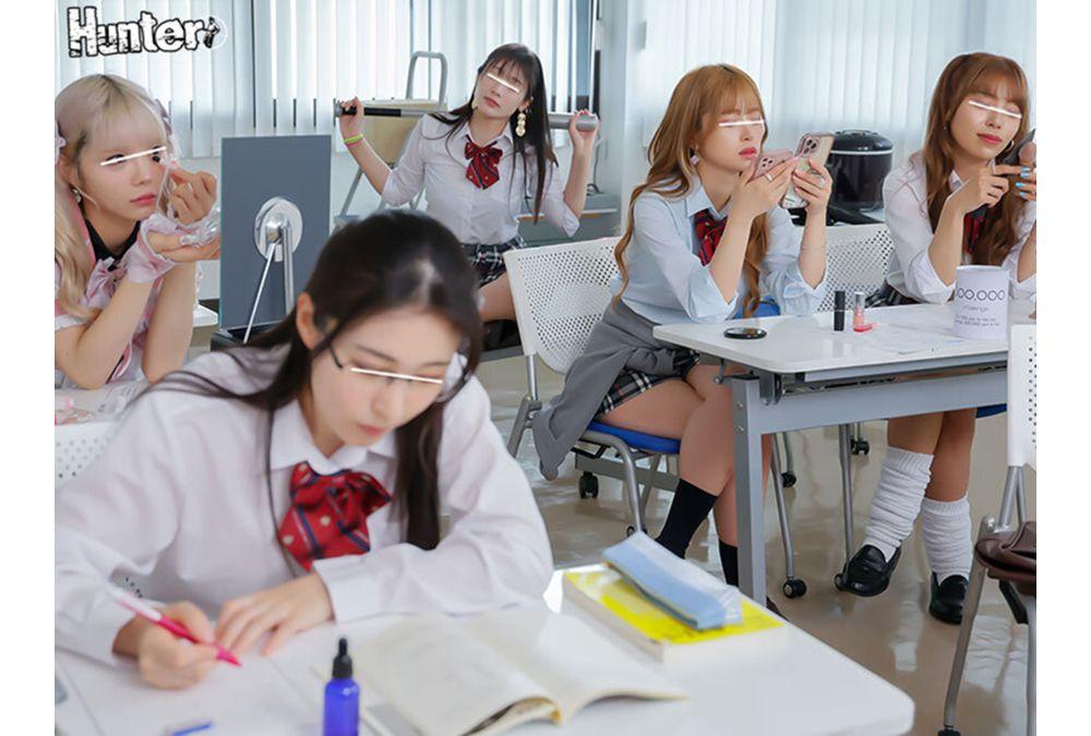 HUNTC-484 Harem Orgy For Sperm! I'm The Only Man In A Special Tutoring Room Full Of Super Problematic Sluts, And I'm Forced To Play With My Virgin Dick And Ejaculate Continuously! Screenshot 1