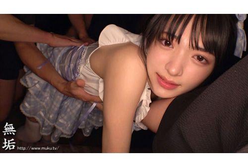 MUKC-094 An Off-camera Orgy Photoshoot With A Pure Underground Idol. If You Push Her, You Can Have Unlimited Raw Creampies With Our Slutty Angel. Yumi Nijimura Screenshot 1