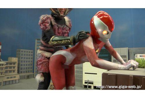 GHOR-97 Huge Heroine (R) Arti Ace Desperate Situation!Huge Pleasure Human Chair Monster Appearance Yuri Momose Screenshot
