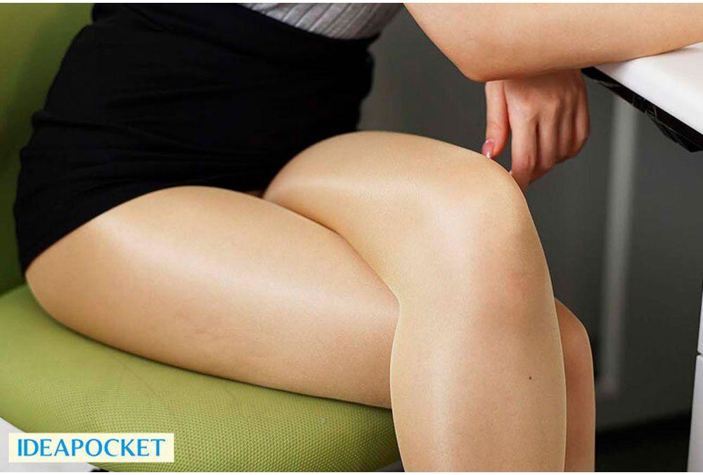 PFES-129 My Pantyhose Fetish Is Discovered And I'm Assigned To The Stocking Development Department. I Love It So Much That I Get An Erection And Can't Concentrate, So My Senior Instructor Helps Me Jerk Off With Her Beautiful Pantyhose Legs. Hono Furu Screenshot 1