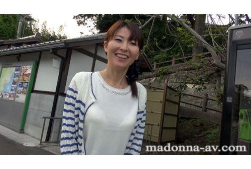 JUX-787 Local Resident Married Local's First Take Document Matsushima Hen Makimura Akane Screenshot