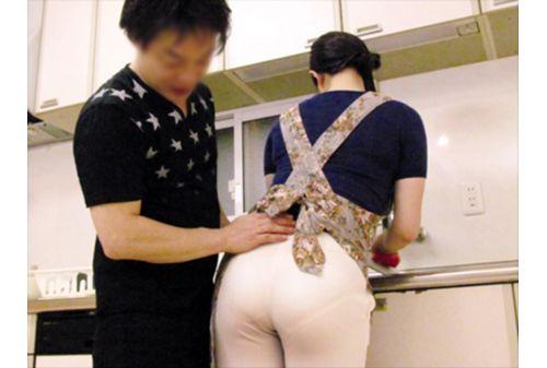 OKAX-519 Mr. Helper's Horse Butt Mischief During Housework Agency Pervert 4 Hours Screenshot