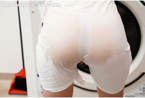 JUL-170 Married Woman Dropping Her Underwear At A Coin Laundry Yuki Nanao Screenshot