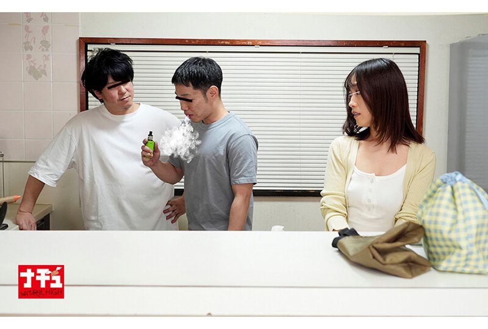 NHDTC-126 My Nephew Couldn't Sleep Because I Didn't Warn Him About Smoking An Erection And He Got A Full Erection! "Sorry, Does It Hurt With My Hand? Then I'll Use My Mouth." My Troubled Aunt Gave Him A Blowjob Many Times Until The Morning Screenshot 2