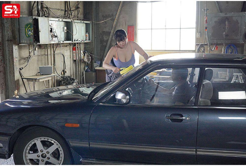 SNOS-073 A Super Voluptuous Bust Crushed While Working Destroys A Man's Reason... M-cup Construction Worker Girl's Breast Wiper Temptation Minami Haru Screenshot 2