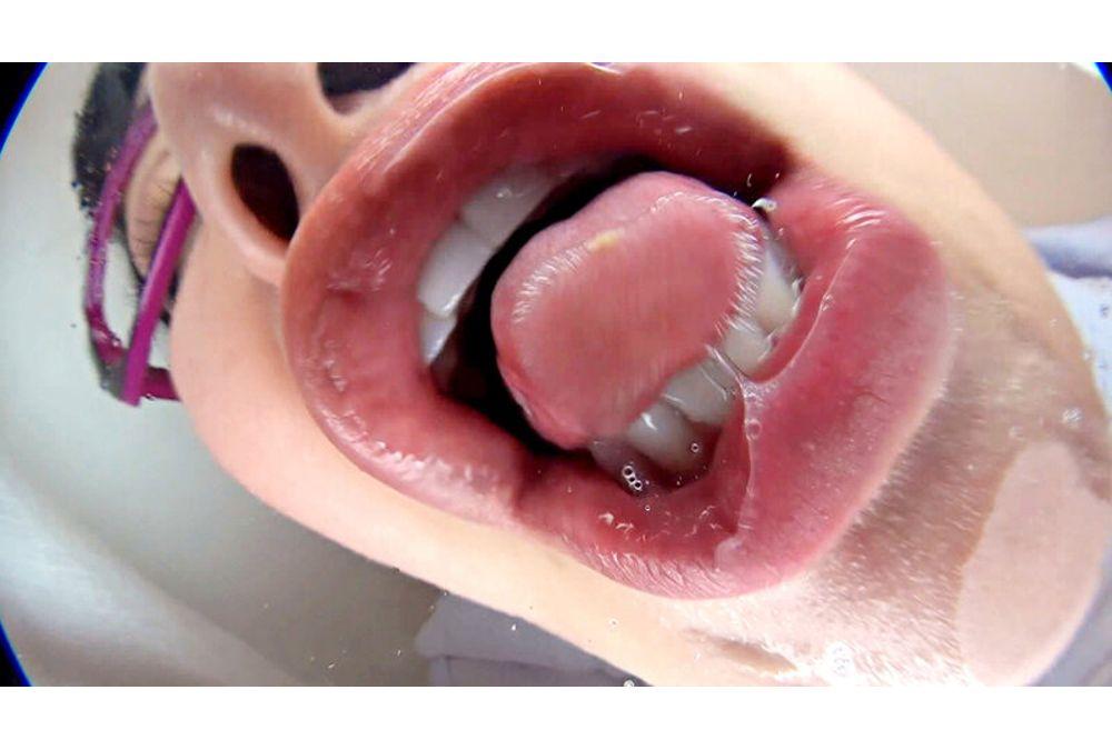 EVIS-605 Virtual Kiss With A Beautiful Woman With A Thick Tongue Screenshot 3