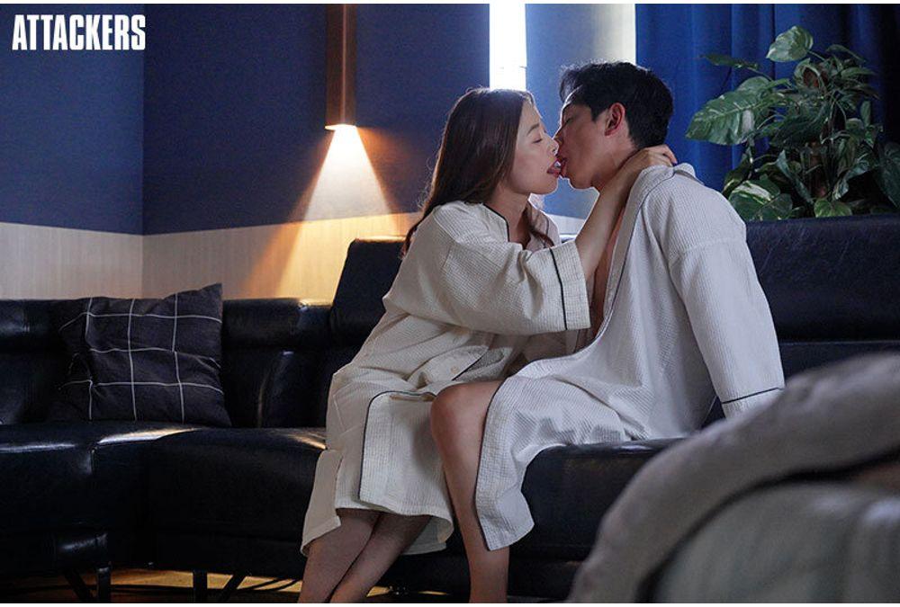 NTRH-015 Although She Knew It Was Wrong, She Was Attracted To Her Son's Homeroom Teacher, Mr. Natsume, And They Had Many Secret Meetings. Screenshot 1