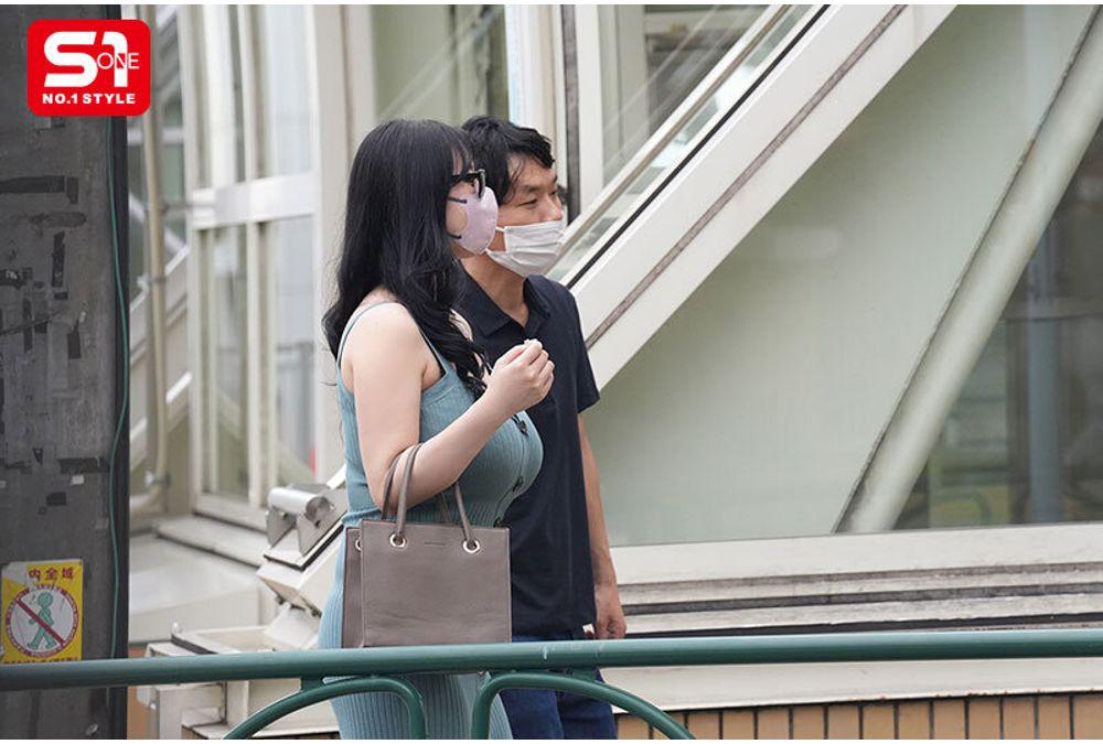 SNOS-135 Her Breasts Are Bigger Than Her Face... The Fate Of A Married Prostitute Who Is Recognized Only By Her Breasts... While Her Husband Is Away, Minami Haru, An M-cup Who Is The Go-to For The Neighbors, Gets As Much Sex As She Wants Screenshot 3