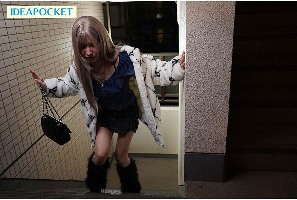 IPZZ-937 Helped A Drunk Gal Who Had Passed Out In Front Of My House, And In Return, She Gave Me An Absolutely Amazing Cowgirl Position With A Load Of Cum Inside Me, Which Felt So Good I Almost Fell Over. A Total Of 12 Loads. No Matter How Many Times I Came, She Wouldn't Stop Fucking Me Until Morning. Sakura Momo Screenshot 1