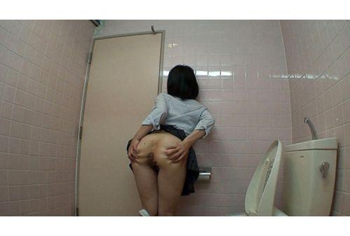 CAT-373 Direct-type Large Incontinence! ! !Vol.3 10 Women Who Leak Urine During Masturbation In Girls' School Toilet Screenshot 2