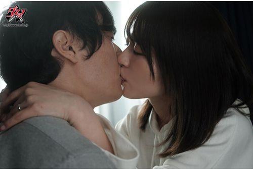 DASS-690 Beautiful, Slender Married Woman With A Beautiful Ass Who Fully Accepts The Weak Man's Dick, Makes Him Erect, And Makes Him Cum With Her Slutty, Sweet Techniques. Natsu Tojo Screenshot 4