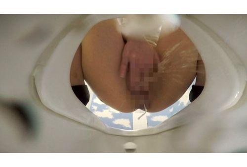 PYM-390 Bikubikuiki Ending Pervert Girls 10 Libido Runaway Public Toilet Masturbation Voyeur Screenshot