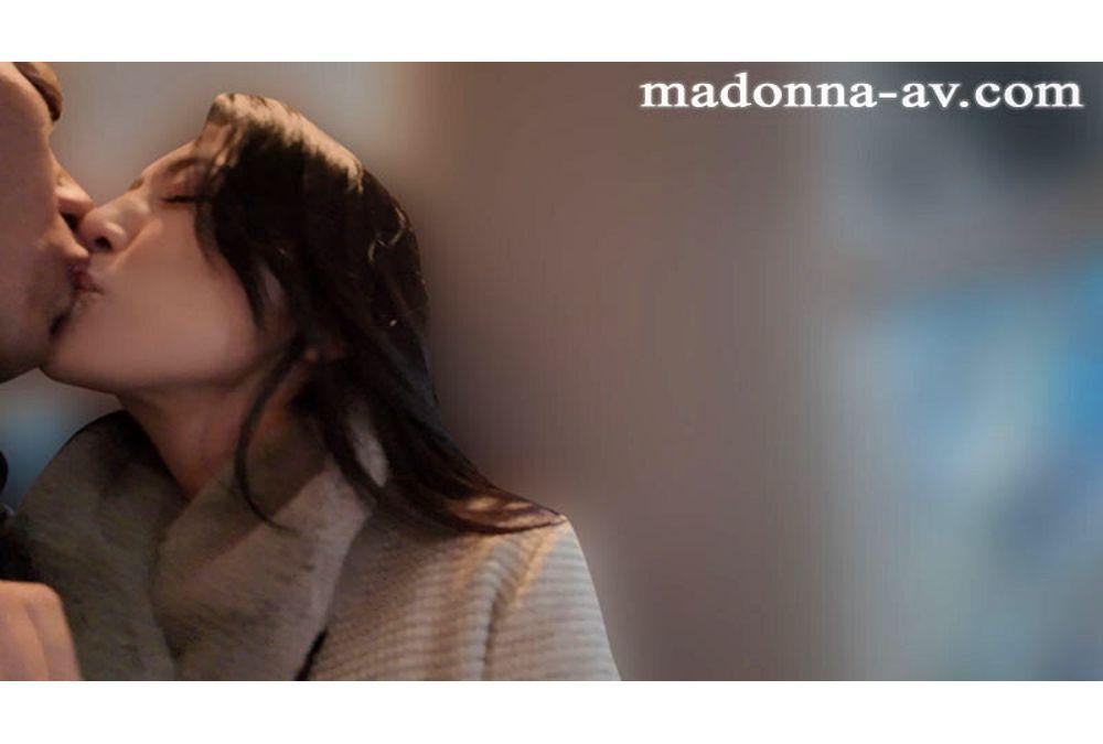 JUR-743 Celebrating Madonna's 6th Anniversary As An Exclusive Artist, This Is A Special Work Set In The Tsugaru Strait, A Scene Of "adultery." Kissing And Slapping Away At People's Eyes, A Two-day, One-night Trip Where The Two Of Them Have Sex And Get Fucked. Screenshot 2