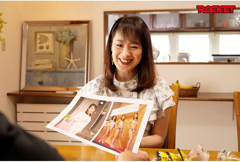 RCTD-719 I Visited The Home Of The Beautiful Mother Who Had Sex With Her Son In An Adult Video For The First Time In 14 Years. Beautiful Mother Aikawa's New Incestuous Life 2026 Screenshot 4