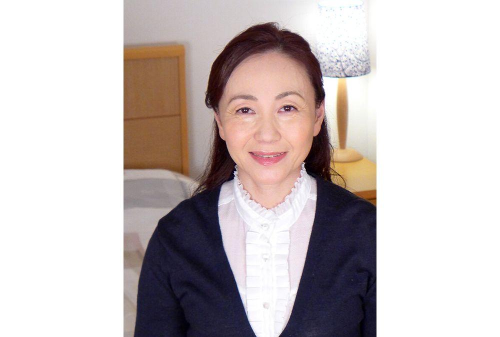 TMRD-1312 Mature Woman: A Lewd Afternoon. A Man Who Moved In Falls In Love At First Sight With The Beautiful Mature Woman Next Door... A Son With A Virile Sexual Desire Is Encouraged By His Mother, Who Has Become His Second Wife, To Go On A Blind Date... Screenshot 3