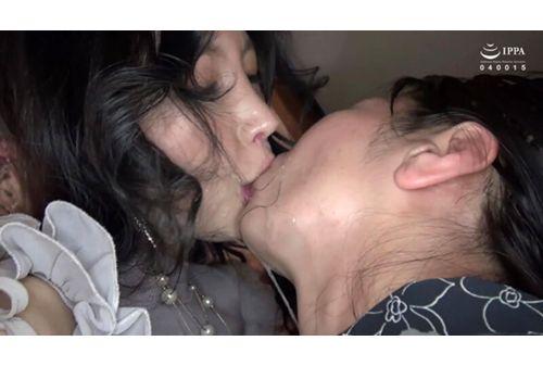 AUKT-010 Lesbian Kiss, Lewd Vero Copulation ~We Are Crazy About Mouth Sucking Love~ Screenshot