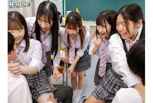 HUNTB-735 “Can You Make It Without Being Found Out? ” A Little SEX Inside The Skirt In The Classroom! It's Popular Among Naughty Female Students! Dangerous Play During Recess And After School By Little Devil Girls In The Classroom Screenshot