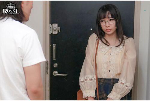 ROYD-247 A Two-day, One-night Lovey-dovey Creampie Sex Session With A Secretly Lewd, Plain-looking Girl With Big Breasts Who I Met During A King's Game. Yuna Hinano Screenshot 6