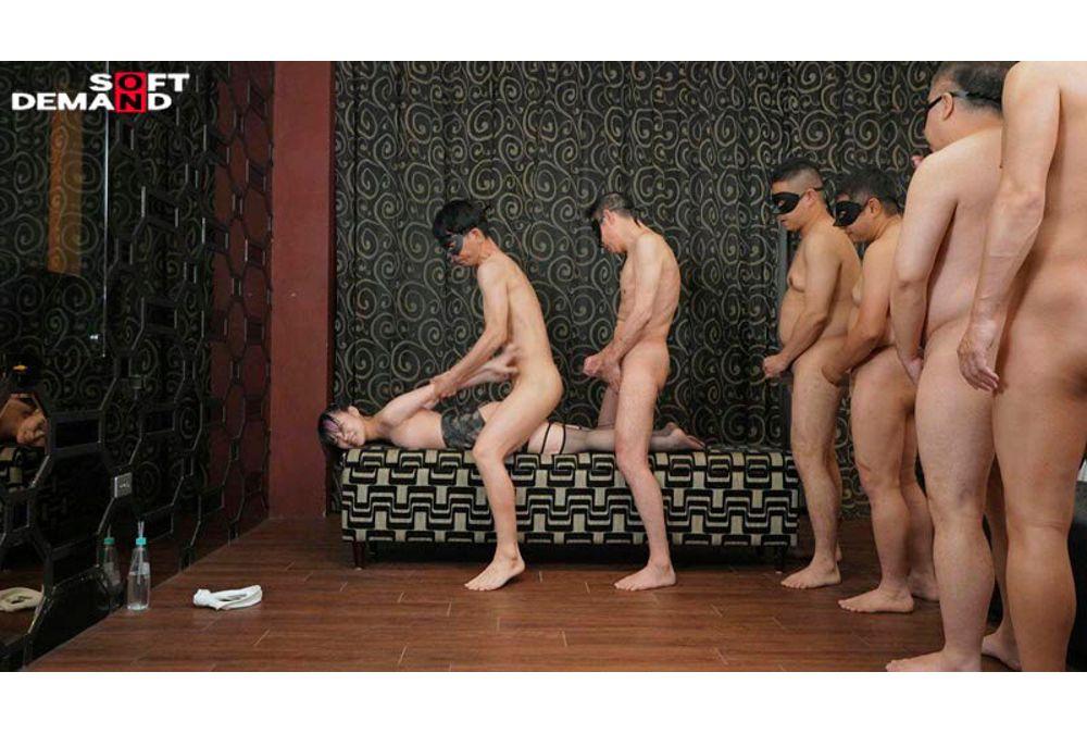 FTAV-016 Taiwanese Female Influencer Itsuki Saisai Is Now Allowed To Cum Inside. She Is Surrounded By Japanese Men In An 8P Super Orgy. Screenshot 7