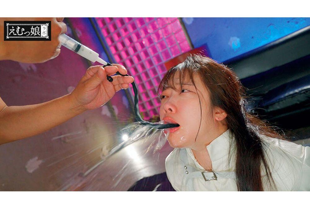 EMLB-086 Backflow Vomit Climax BEST A Genuine Extreme Irama That Will Make You Vomit And Vomit! Vomit And Drink And Trained In The Deep Throat! 240 Minutes Of Real Vomit Special Throat-cumming Women Screenshot 4