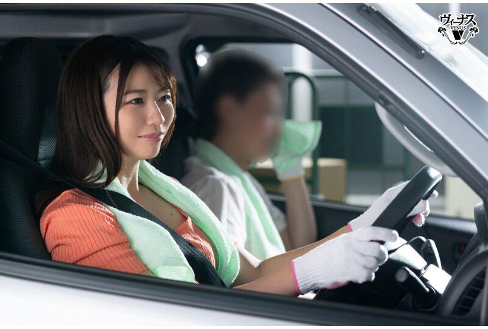 VEMA-260 A Married Woman Who Loves Car Sex Delivers Packages And Satisfies Her Sexual Desires As A Skilled Fellatio-professional Delivery Driver, Mizuki Kaori. Screenshot 3