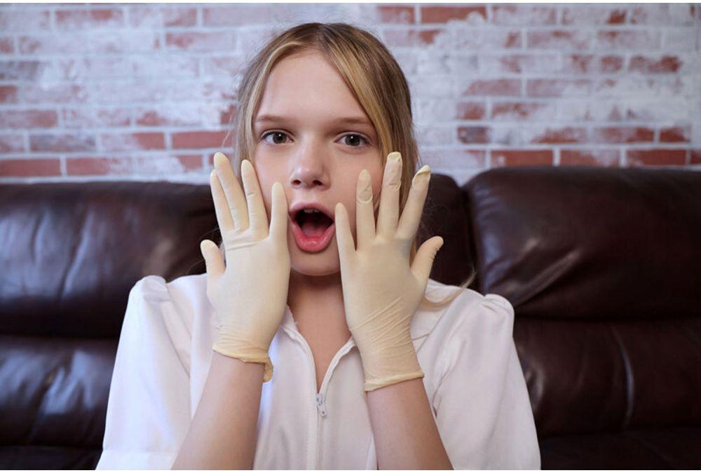 HIKR-250 Reunited After 2 Years, She Awakens!? Legal Lolita T●kT●ker Turns Lewd And Splashes To The Limit! Coco (25) Screenshot 6