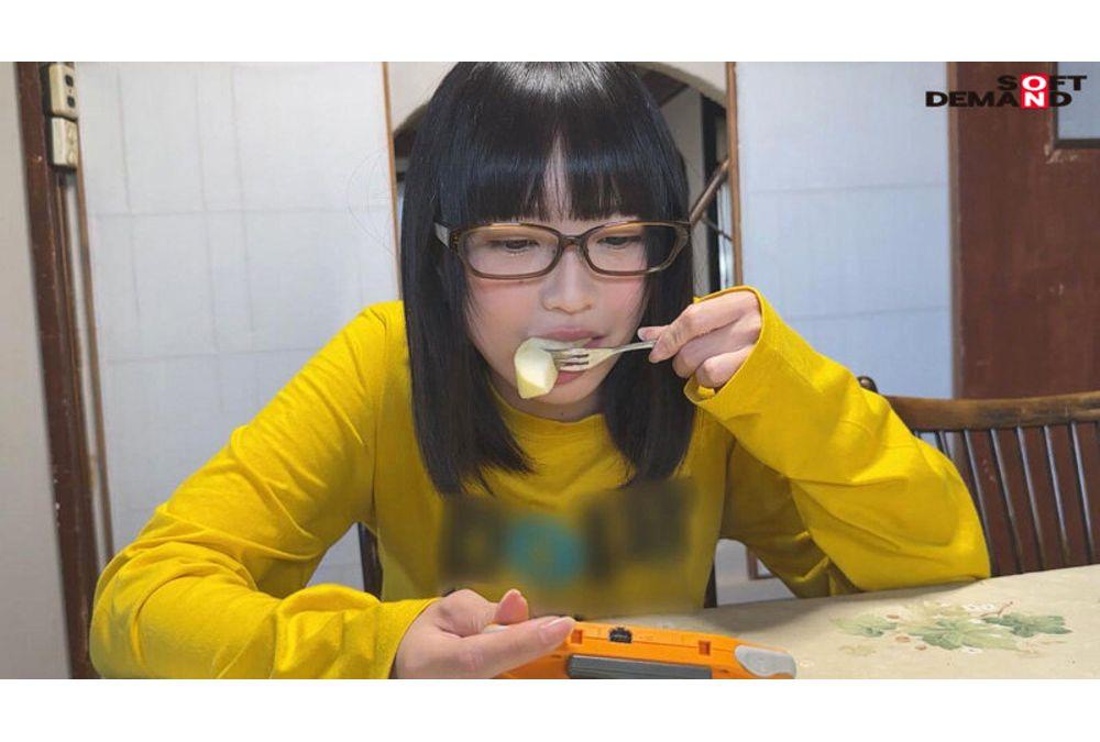 SDAM-113 Documentary ``NEET, A Mourning Woman Around The Age'' ~My Older Sister Hasn't Changed From A Few Years Ago~ A Loli-shaped Older Sister (27) Whose Eyes Sparkle At Dicks Screenshot 3