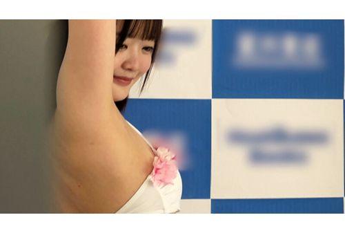 STSK-087 Gravure Idol Handshake Event 02 Screenshot