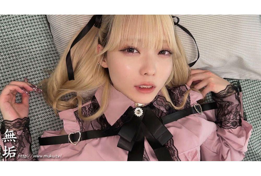 MUKC-129 I'll Show You The Daily Life Of A Girl With A Secret Account Who Posts Erotic Pictures And Takes Selfies. A Minato Ward Influencer Girl And A Day Of Cosplay Sex, Non-stop Fucking And Filming Of Casual Sex! Screenshot 4