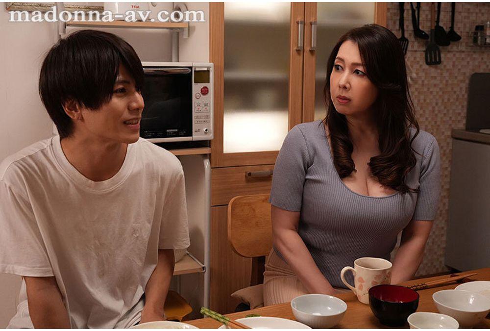 JUR-613 During The Spring Break, My Friend And I Decided To Exchange Our Beloved Mothers. Yumi Kazama Screenshot 3