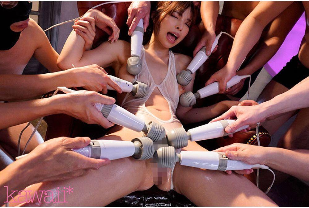 CAWB-034 I Don't Know Why, But We Had A Wild Orgy. We Drugged The G-cup, Curvy Beauty Honma Asami With A Real Aphrodisiac And Had Sex Non-stop For 12 Hours, From Morning Till Night. Screenshot 5