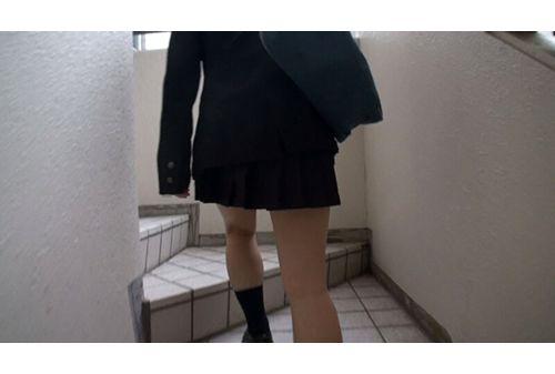 BUBB-131 Stairs School Girls I Like The Thighs And Panchira When School Girls With Bare Legs Are Climbing The Stairs Edition Screenshot