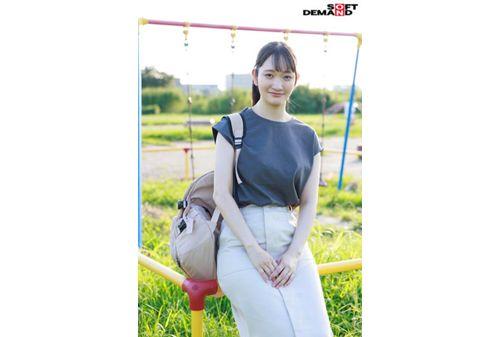SDNM-498 Is It Too Much To Spoil Your Kids By Buying Them A Game Console Each? Yuzuki Momoi, 34 Years Old, Amateur Housewife Makes Her AV Debut Screenshot 2