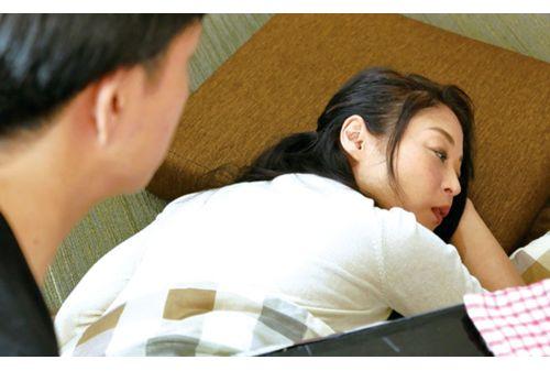 OFKU-184 When I Asked My Wife's Mother To Sit Down And Do Sexual Treatment ... "I'm Sorry My Mother, I'm Going To Die Sexless After My Wife Got Pregnant." Ayaka Ochi 49 Years Old Screenshot 5