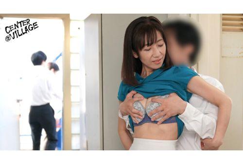 IQQQ-46 Married Teacher Reimi Saegusa Gets 10 Times Wetter In A Class Where She Can't Make A Sound Screenshot